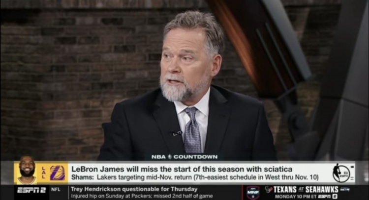 馬龍：我會(huì)謹(jǐn)慎對(duì)待詹姆斯的傷情 他會(huì)告訴湖人何時(shí)準(zhǔn)備好復(fù)出